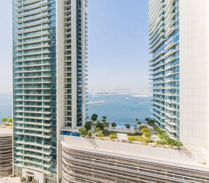 Exterior - Prime Waterfront Living with Partial Sea Views, Short Drive from Palm Jumeirah (Dubai)