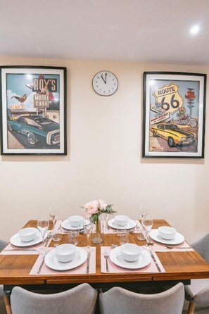 Dining - Gloucester-5 Bed Home for Work & Leisure (Gloucester)