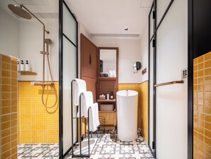 Deluxe Double Room, Balcony | Bathroom | Shower, rainfall showerhead, eco-friendly toiletries, hair dryer - Habo Hotel Shanghai (Shanghai)