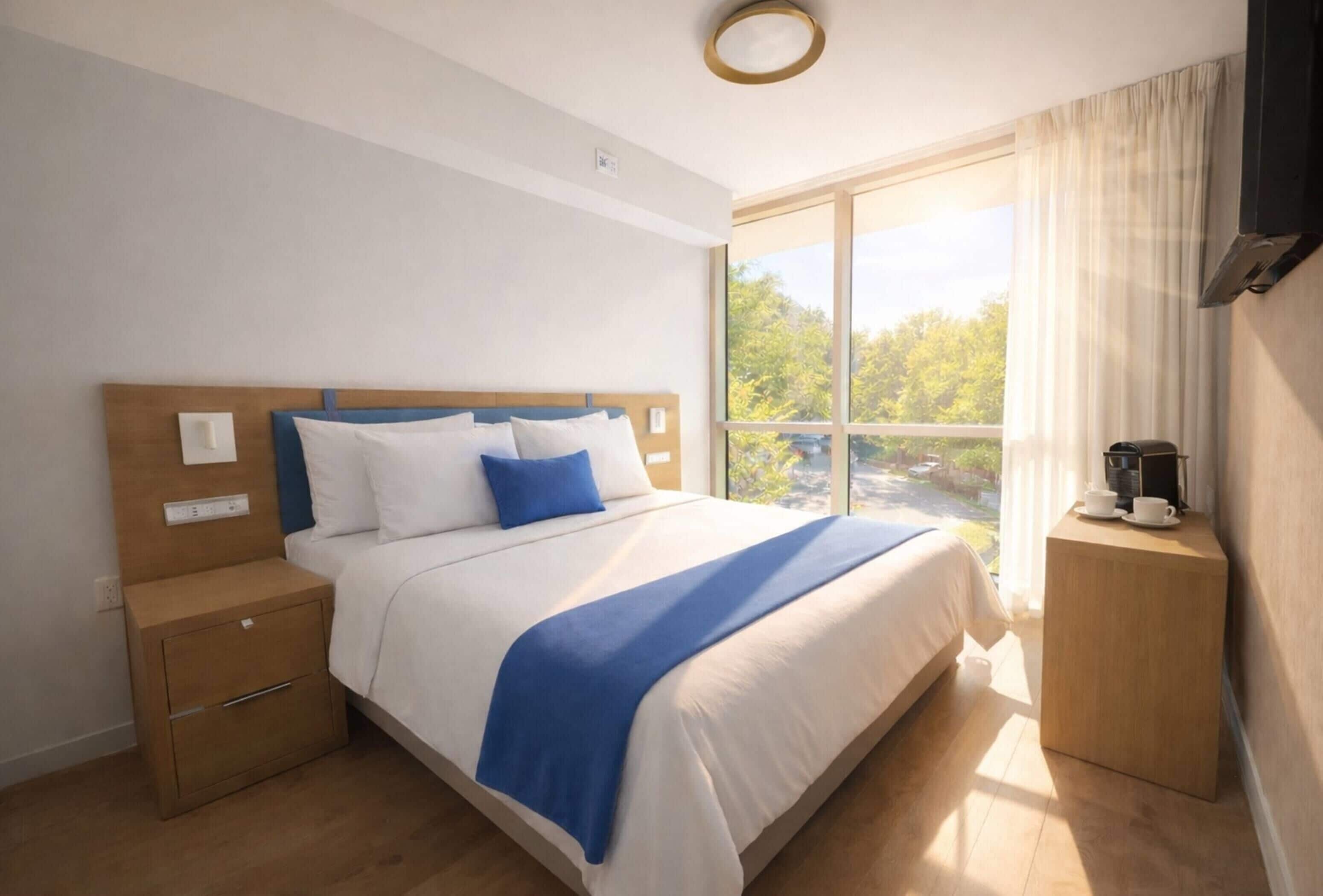 Rum - 1 kingsize-säng - icke-rökare (Roll-In Shower)