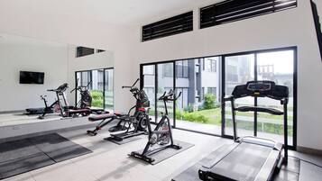 Apartment, 3 Bedrooms, Accessible, Private Pool | Fitness studio