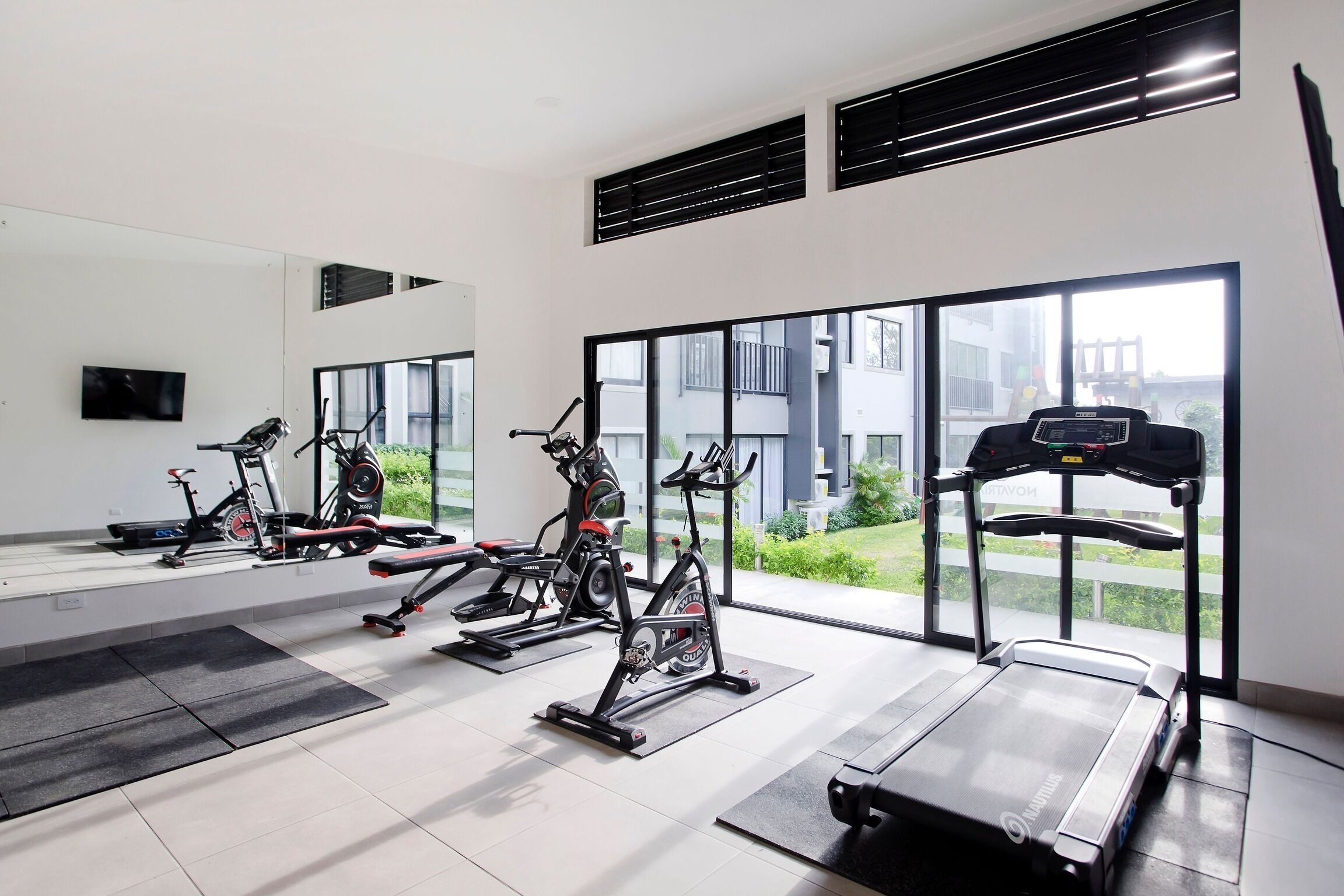 Departamento, 3 habitaciones, con acceso para personas discapacitadas, alberca privada | Sala de fitness