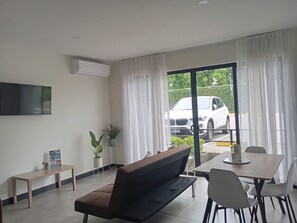 Appartement, 3 chambres, accessible aux personnes à mobilité réduite, piscine privée | Intérieur