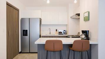 Apartment, 3 Bedrooms, Accessible, Private Pool | Interior