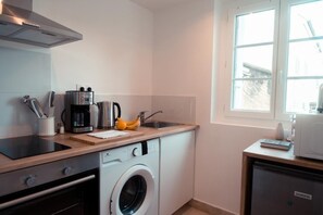 Fridge, microwave, oven, stovetop - AC - Les Clés de Touraine (Tours)