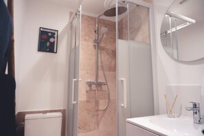 Regadera y secadora de cabello 