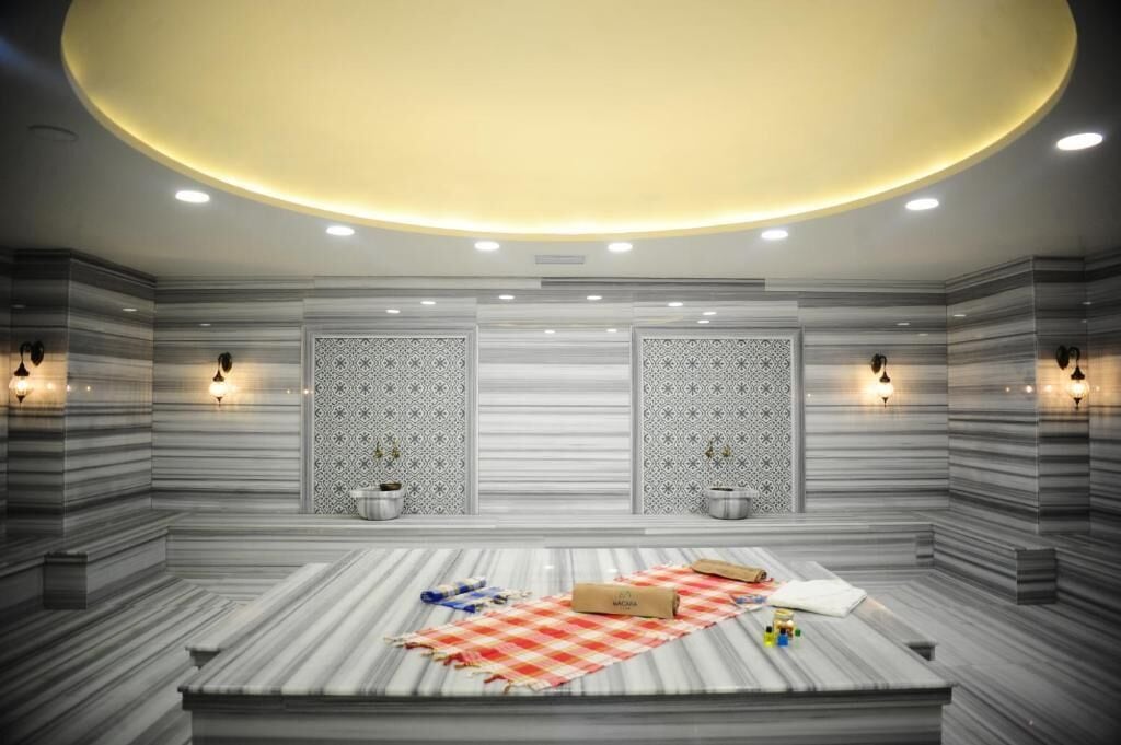 Sauna, bañera de hidromasaje, baño turco, masajes 