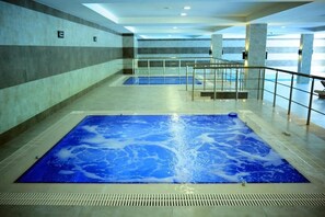Sauna, Whirlpool, Dampfbad, Massageanwendungen