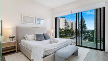 2 bedrooms, desk, iron/ironing board, WiFi