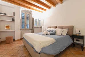 Fer et planche à repasser, Wi-Fi gratuit, draps fournis