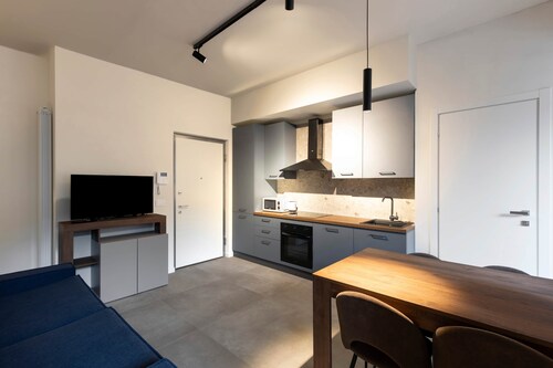 Modern studio apartment air conditioning Bergamo center