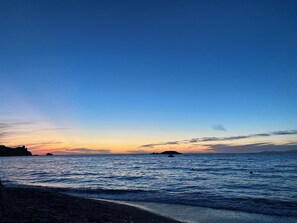 Beach - New T2 with large 40m2 terrace - Panoramic sea view (Villanova)