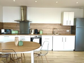 Microondas, horno, parrilla de estufa y lavavajillas 