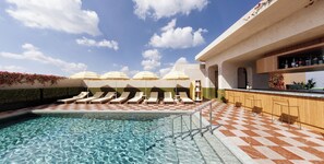 Outdoor pool - Recess Hotel and Club (Savannah)