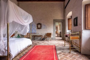 Iron/ironing board, travel cot, free WiFi - Villa Il Casalino, Florentine Hills with Pool (Bagno A Ripoli)