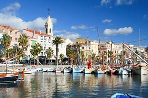 Marina - Villa with Private Pool & Boules Court (Sanary-sur-Mer)
