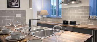 Warm Deluxe 2 King Bed Apt with Sofa Bed