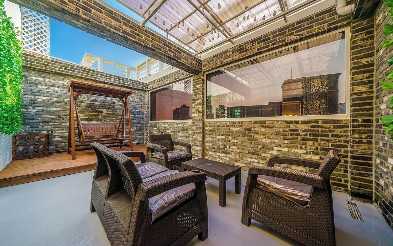 Pent House | Desk, laptop workspace, free WiFi, bed sheets