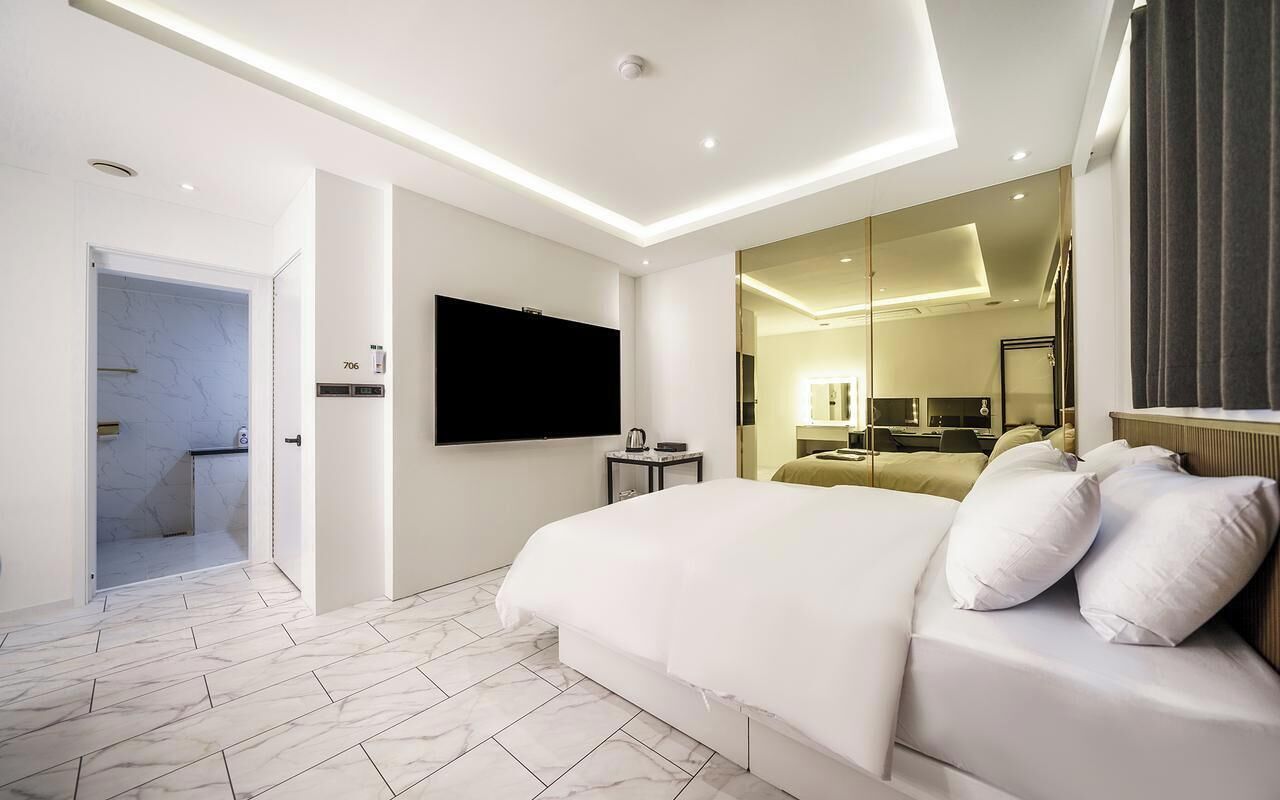 VIP Room | Free WiFi