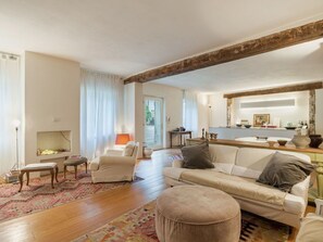 TV - Apartment in Camaiore with 2 bedrooms sleeps 4 (Camaiore)