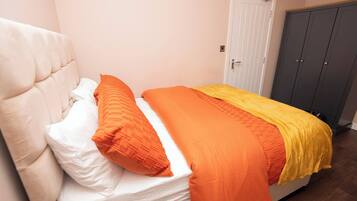 Iron/ironing board, internet, bed sheets