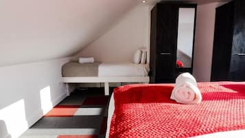 Family House, Patio | Free WiFi