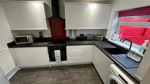 Familiehus - terrasse | Privat køkken