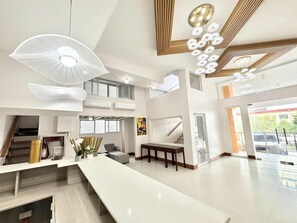 Lobby - Palette Cebu The Almonds Boutique Aparthotel Near University of Cebu (Cebu City)