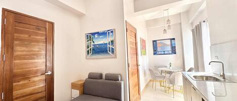 Deluxe Apartment | Free WiFi, bed sheets