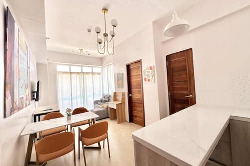 Family Studio | Desk, free WiFi, bed sheets