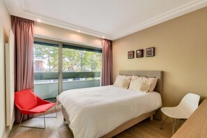 6 dormitorios, tabla de planchar con plancha, Internet y ropa de cama