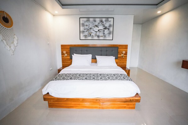 Deluxe Room | Desk - Villa Jepun Segara Giri (kintamani)