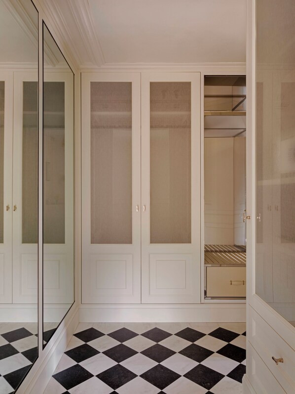 Apartment (Torno | 89sqm) | Bathroom | Shower, free toiletries, hair dryer, towels