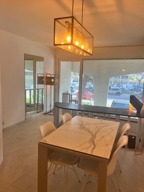 Dining - Les Appartements De Lina - L'Architek (La Grande-Motte)