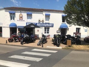 Exterior - LE SAINT BENOIST (AIZENAY)