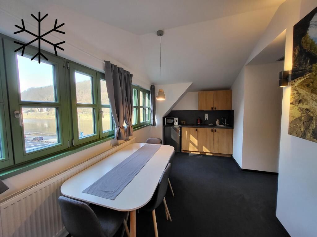 Departamento superior, aire acondicionado, vista al valle | Caja de seguridad en la habitación, cortinas blackout y insonorización 