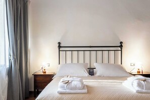 Superior Apartment, 2 Bedrooms, Patio, Valley View | Premium bedding, down comforters, pillowtop beds, desk