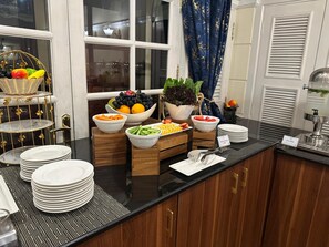 Daily continental breakfast for a fee -  Luxe Grand Hotel (Dubai)