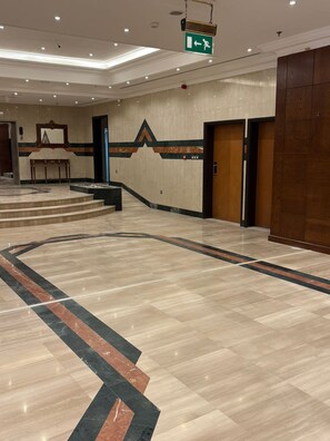 Room | Interior - The Luxe Grand Hotel (Dubai)