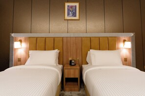 Premium bedding, pillowtop beds, minibar, in-room safe -  Luxe Grand Hotel (Dubai)
