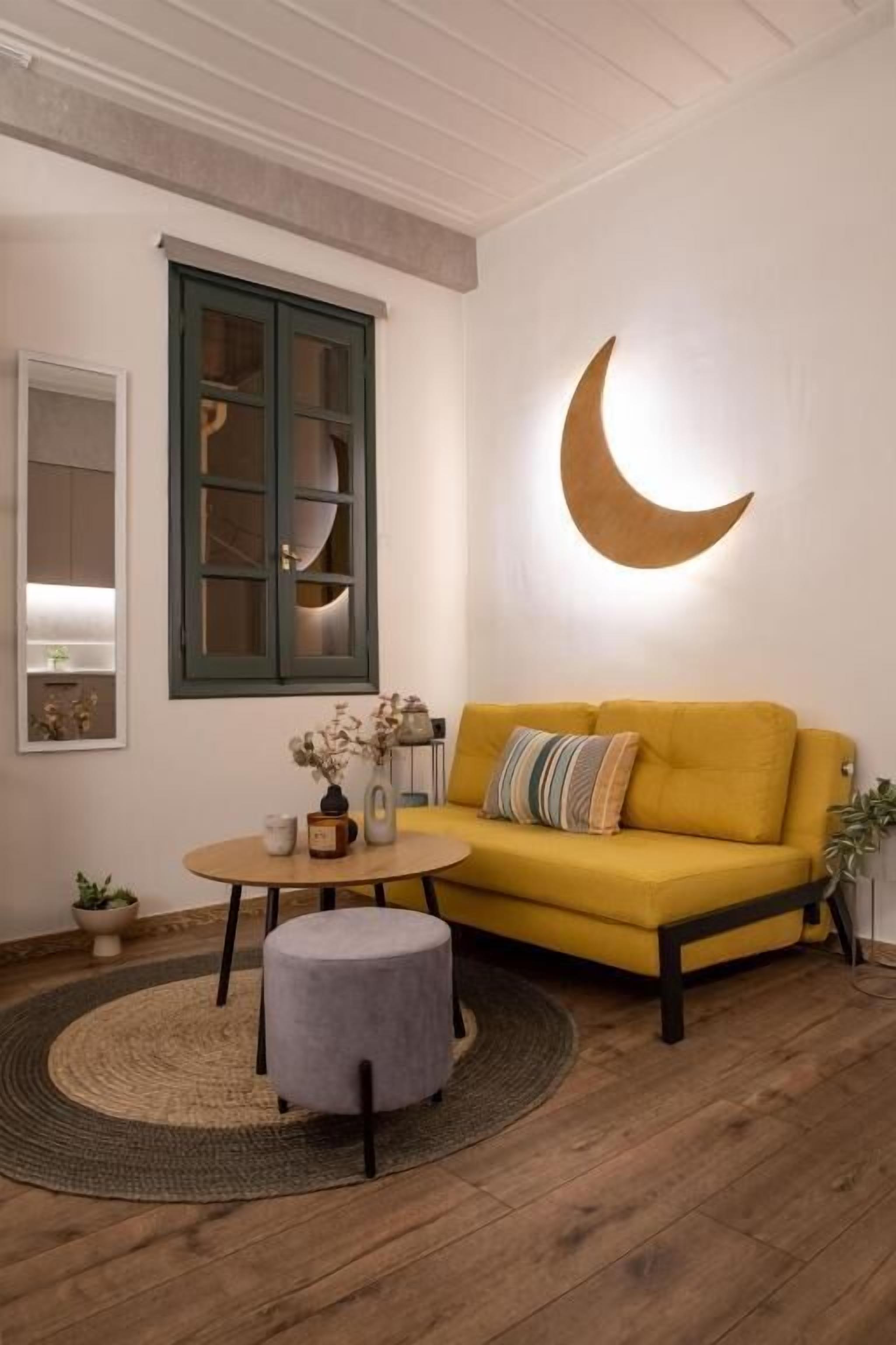 House, 1 Bedroom (Primo) | Living area | 24-inch flat-screen TV with cable channels