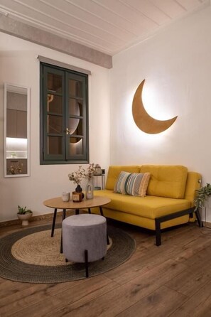 House, 1 Bedroom (Primo) | Living area | 24-inch flat-screen TV with cable channels - La Luna Luxury Stay (Nafplio)