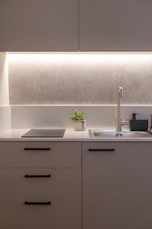 House, 1 Bedroom (Primo) | Private kitchen | Stovetop, espresso maker, coffee/tea maker, cookware/dishes/utensils - La Luna Luxury Stay (Nafplio)