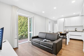 Standard Apartment, Multiple Bedrooms, 2 Bathrooms (Adria's House) | Living area - Adria's House (Riva del Garda)