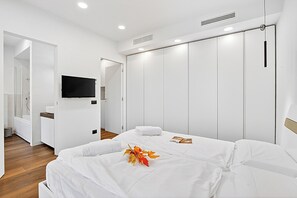 Standard Apartment, Multiple Bedrooms, 2 Bathrooms (Adria's House) | 2 bedrooms, laptop workspace, free WiFi, bed sheets - Adria's House (Riva del Garda)