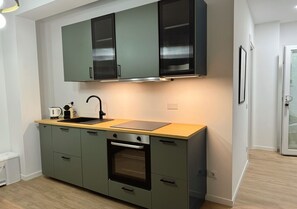 Microonde, forno, piano cottura, lavastoviglie