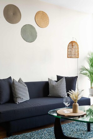 TV, offices - Chic 2BR City Stay by Crown Casino, Skyline Views (Southbank)