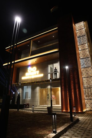 Exterior - Infinity Resort & Restaurant Inb (Dr. Ambedkar Nagar)