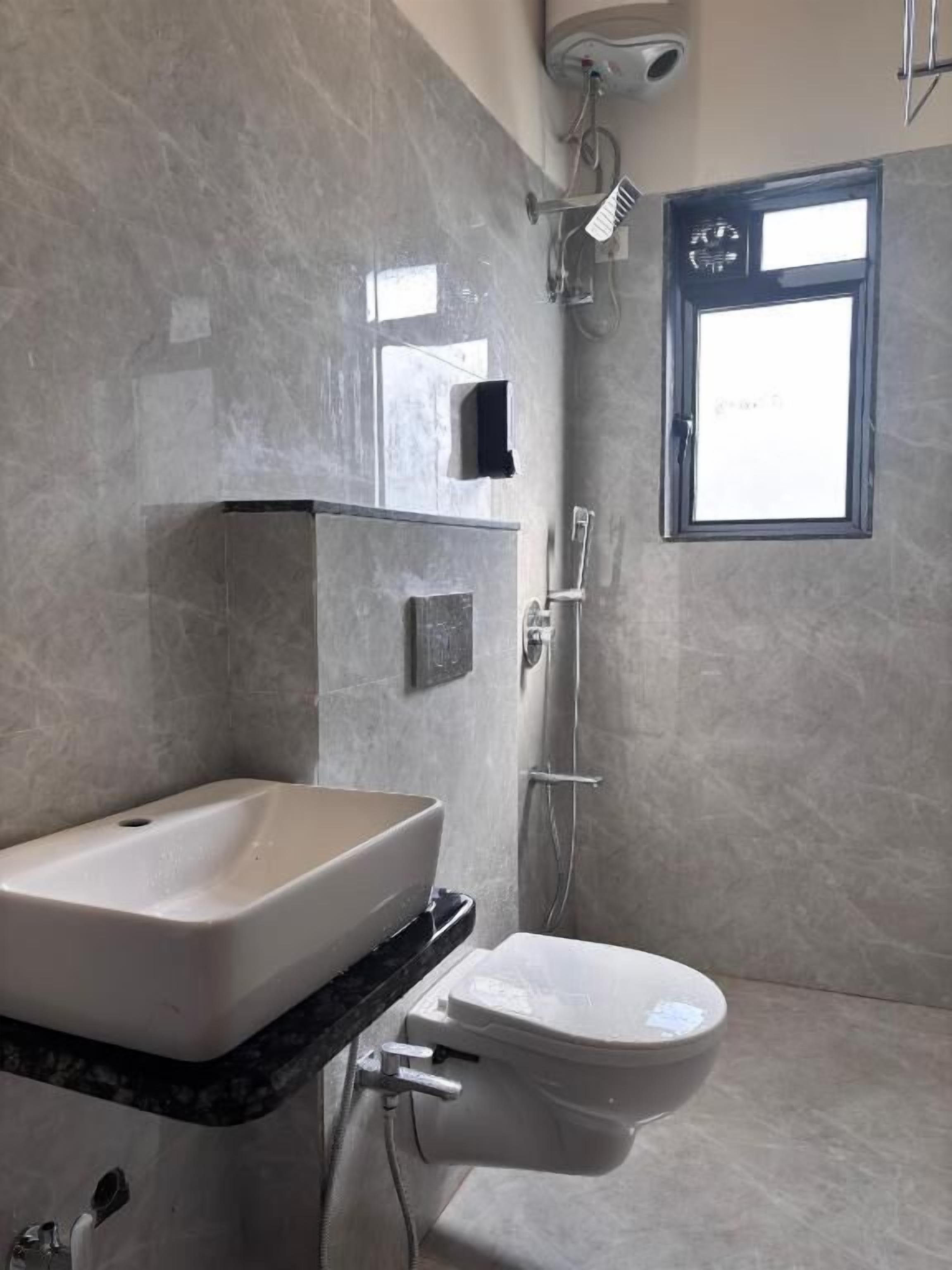 Articles de toilette gratuits, sèche-cheveux, serviettes fournies, savon