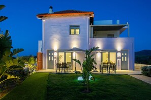 Exterior - Sweet Sissi 2BR Residence with Jacuzzi Sleeps 6 (Sisi)